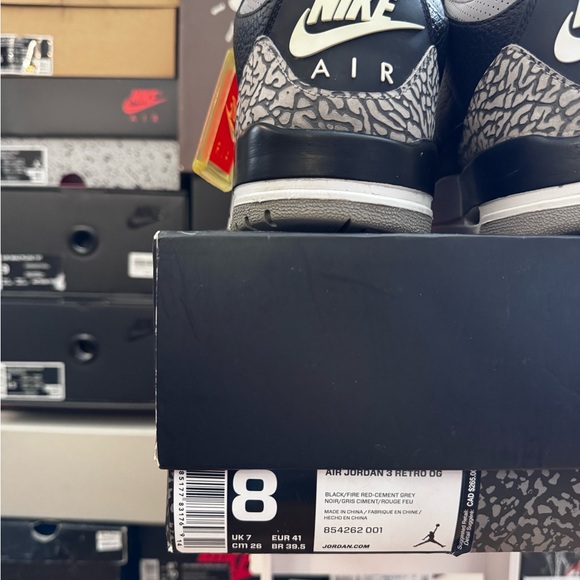 Size 8 - Jordan 3 Black Cement (2018) - Picture 5 of 9